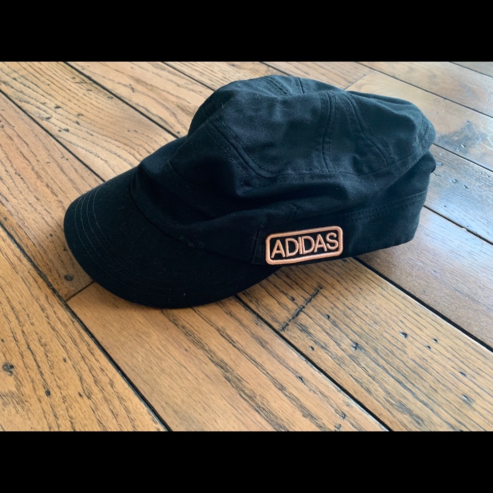 Adidas women’s military cap NWOT